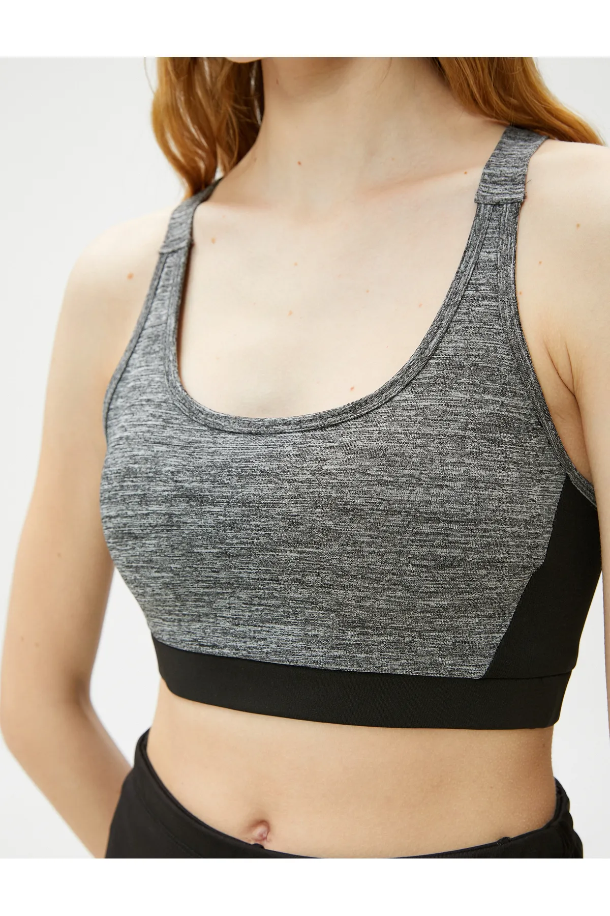 Koton  Sport-BH mit Fensterdetail, Neckholder, enge Passform