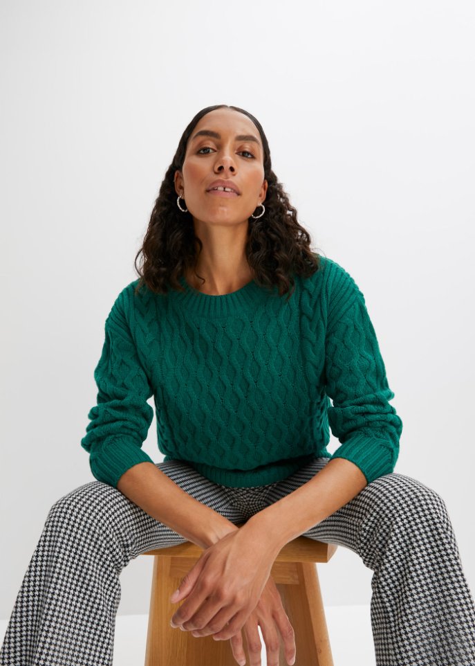 Strickpullover mit Zopfmuster