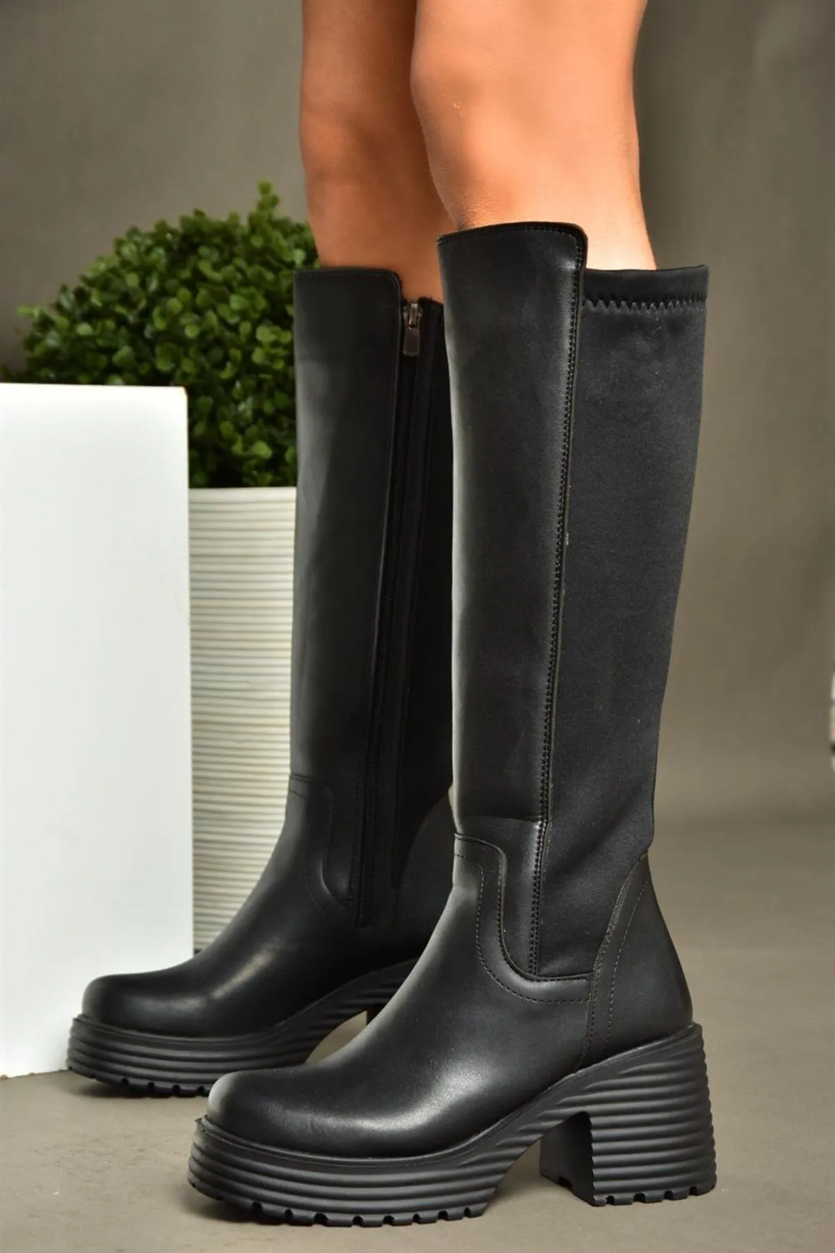 Fox Shoes  R996021709 Schwarze Damenstiefel mit dickem Absatz