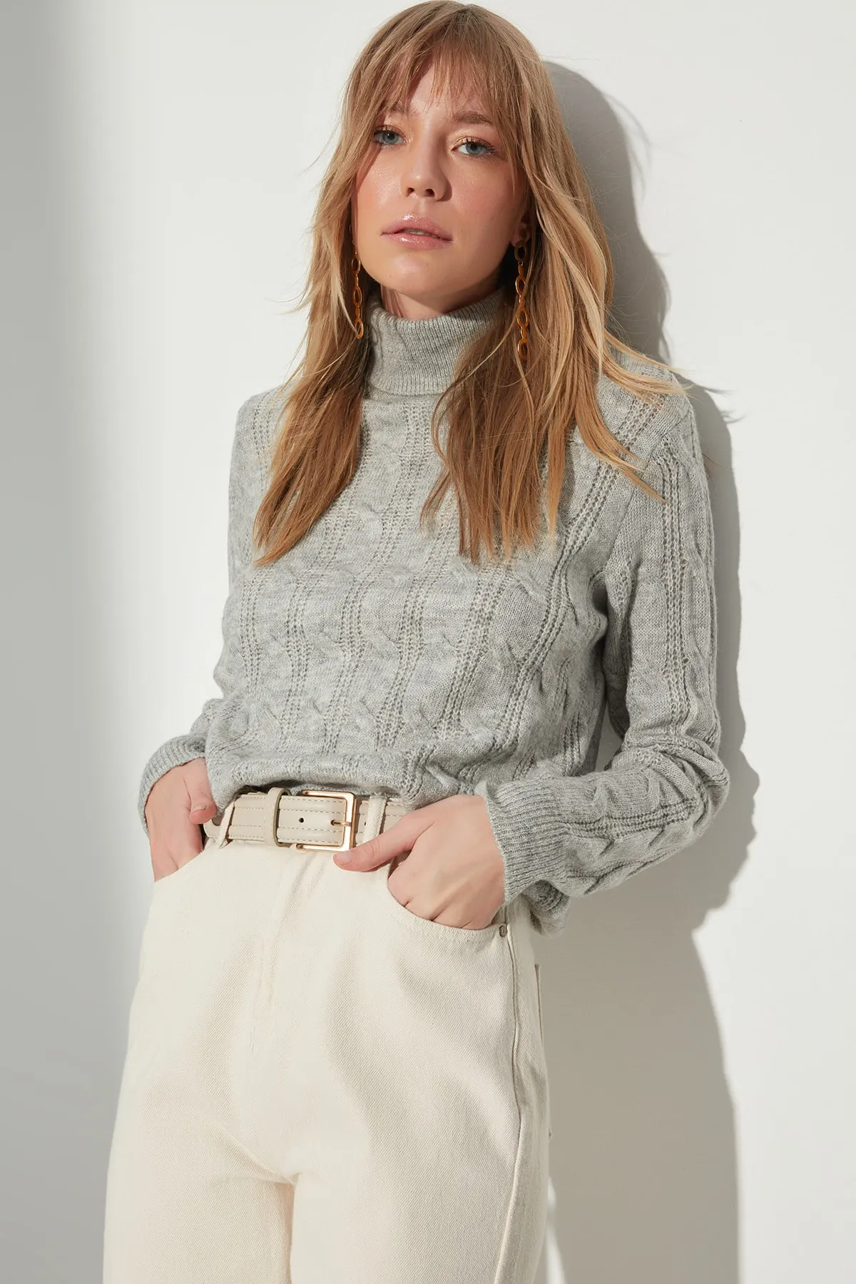 Trendyol Collection  Grauer Rollkragenpullover aus Wolle TWOAW23KZ01400