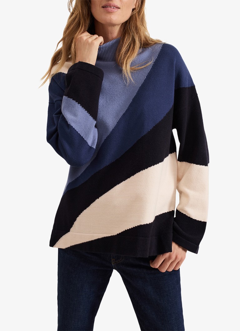 Pulover Phase Eight Sabrina, tricotat fin, cu blocuri de culoare.