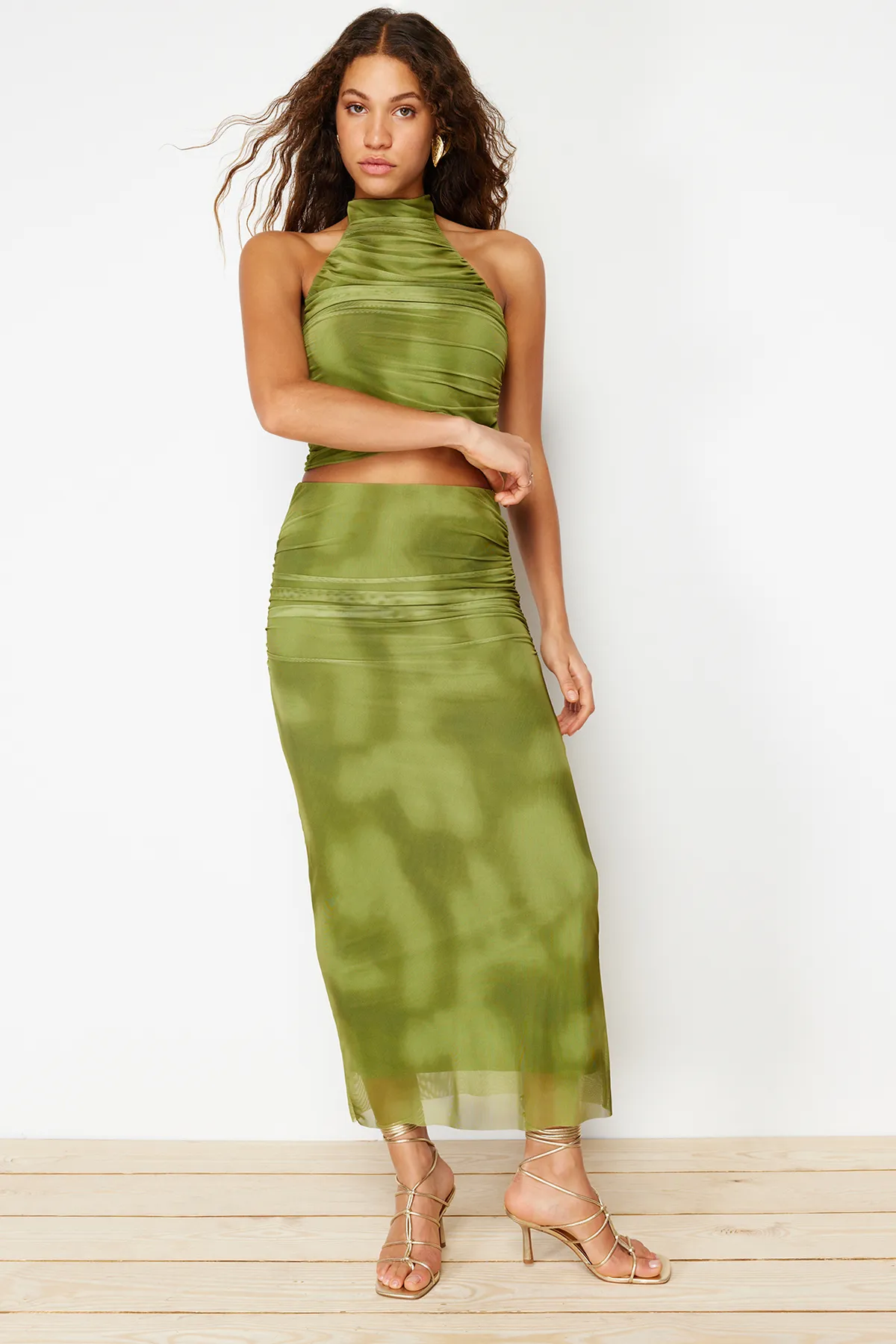 Trendyol Collection  Grüner drapierter Maxi-Tüll-Stretch-Strickrock TWOSS24ET00023