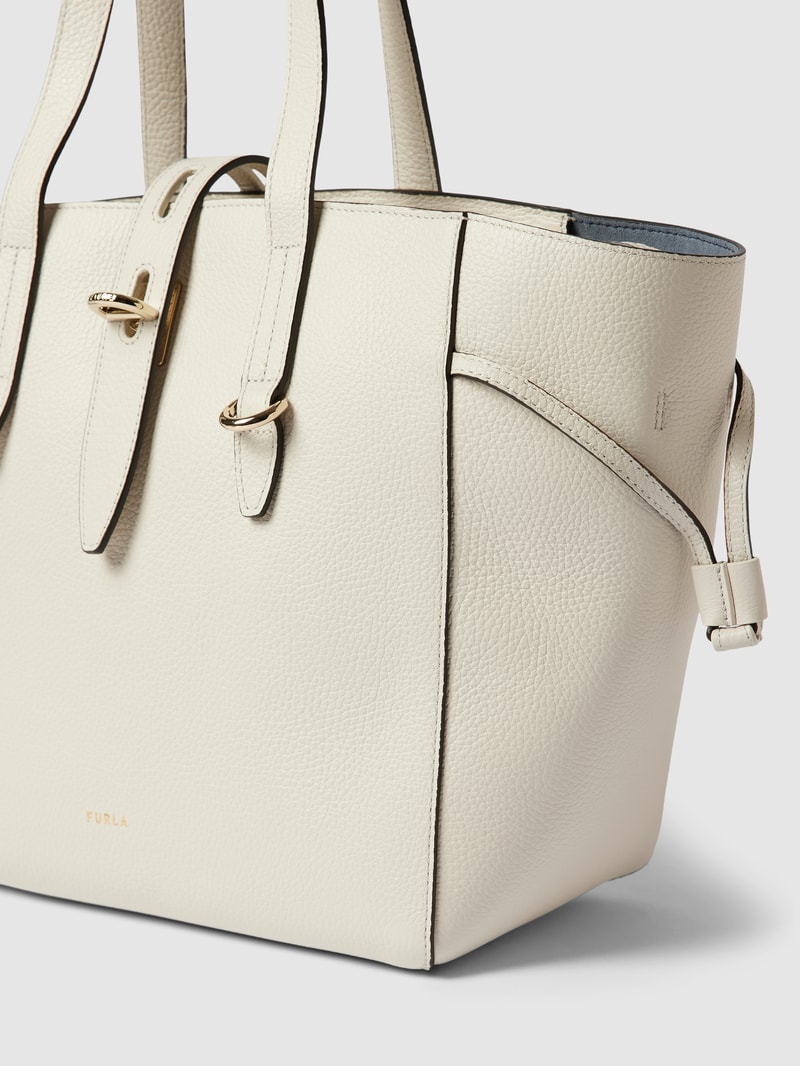 Shopper mit Label-Detail Modell 'NET' in offwhite