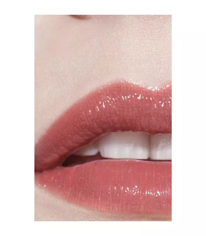 ROUGE COCO FLASH La Couleur, la Brillance, l'Intensité en un Éclair