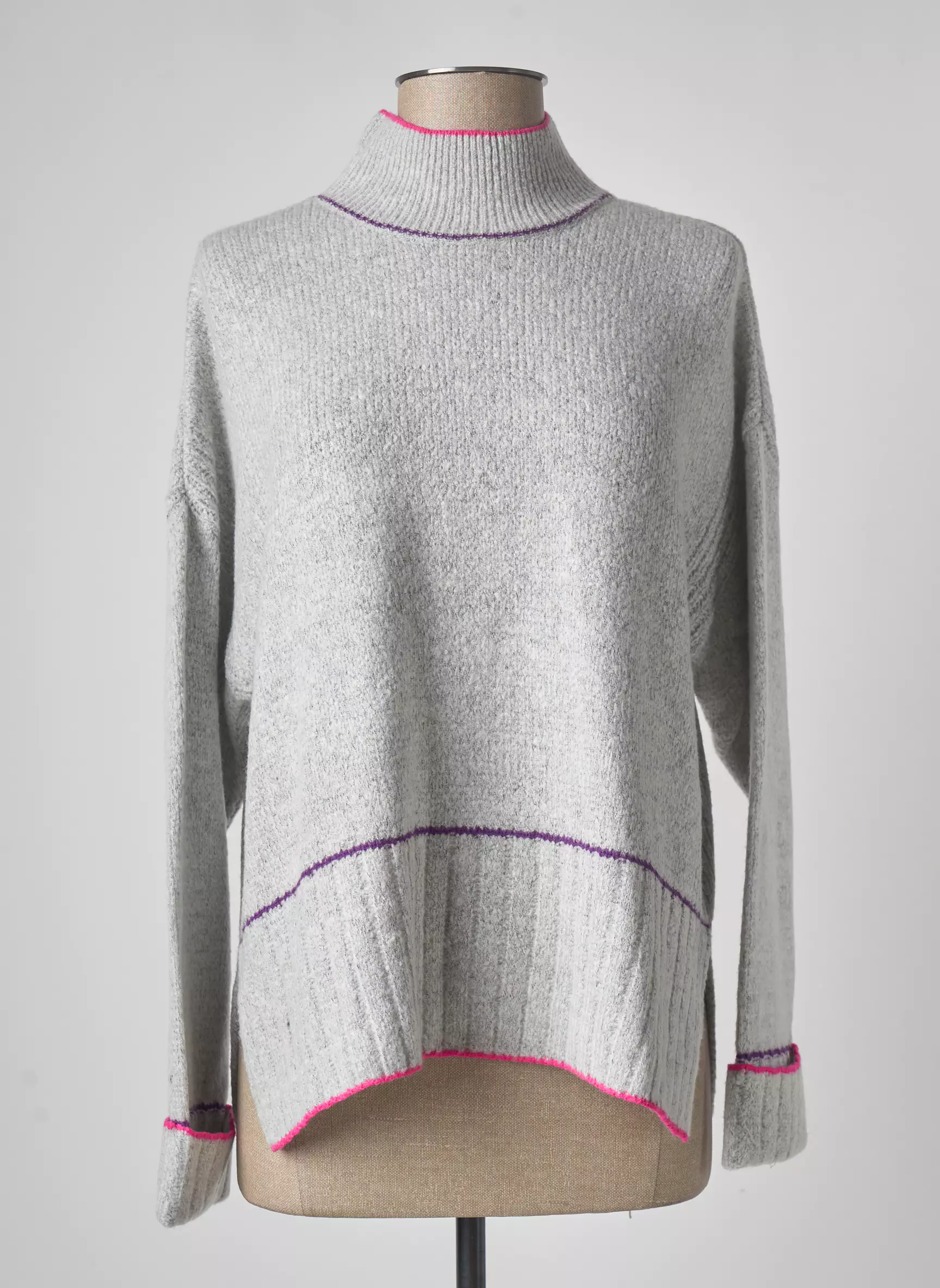 Pame Carrioni Pulls Femme couleur gris