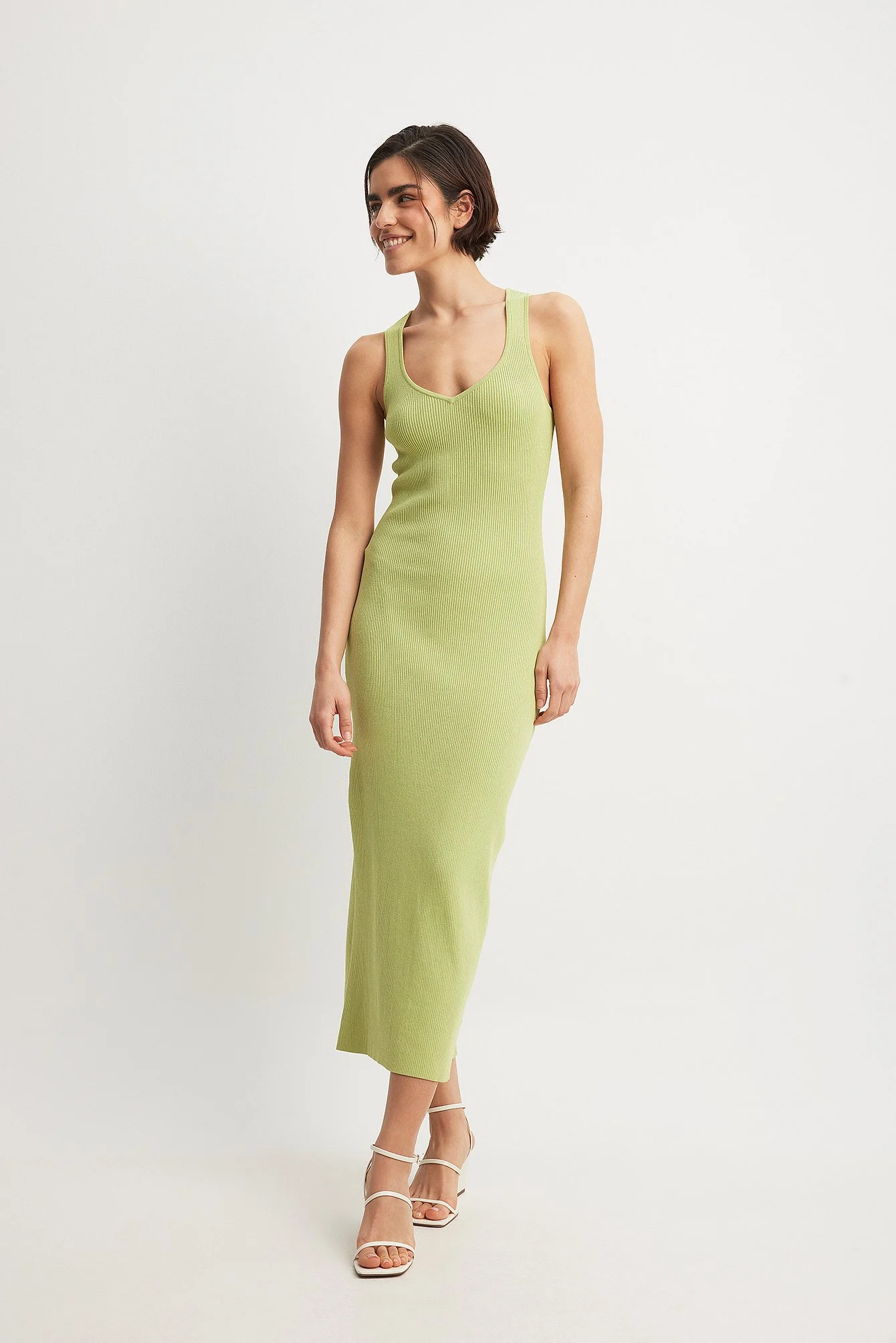 Fein gestricktes Midikleid mit U-Boot-Ausschnitt