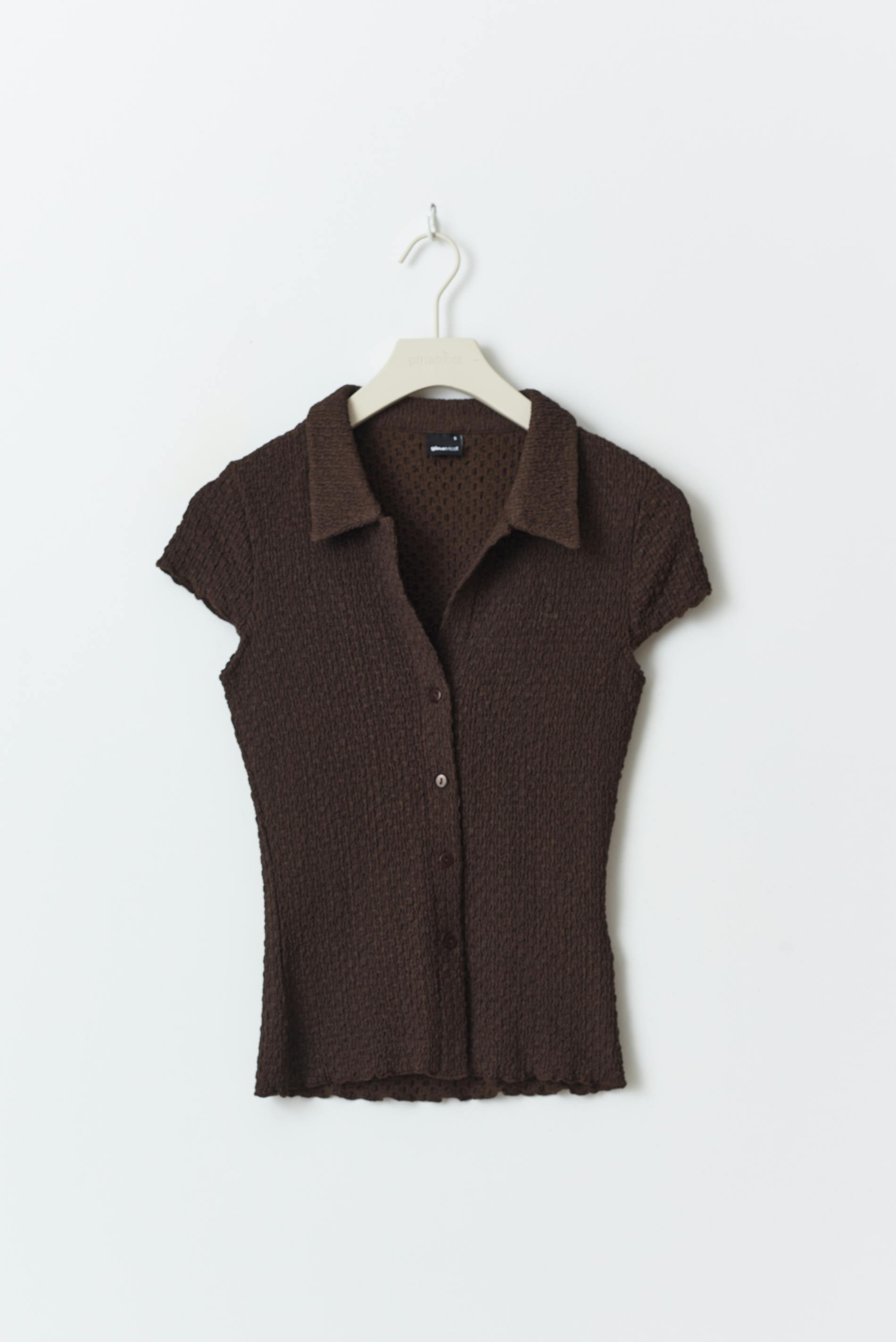 Short sleeve buttoned top