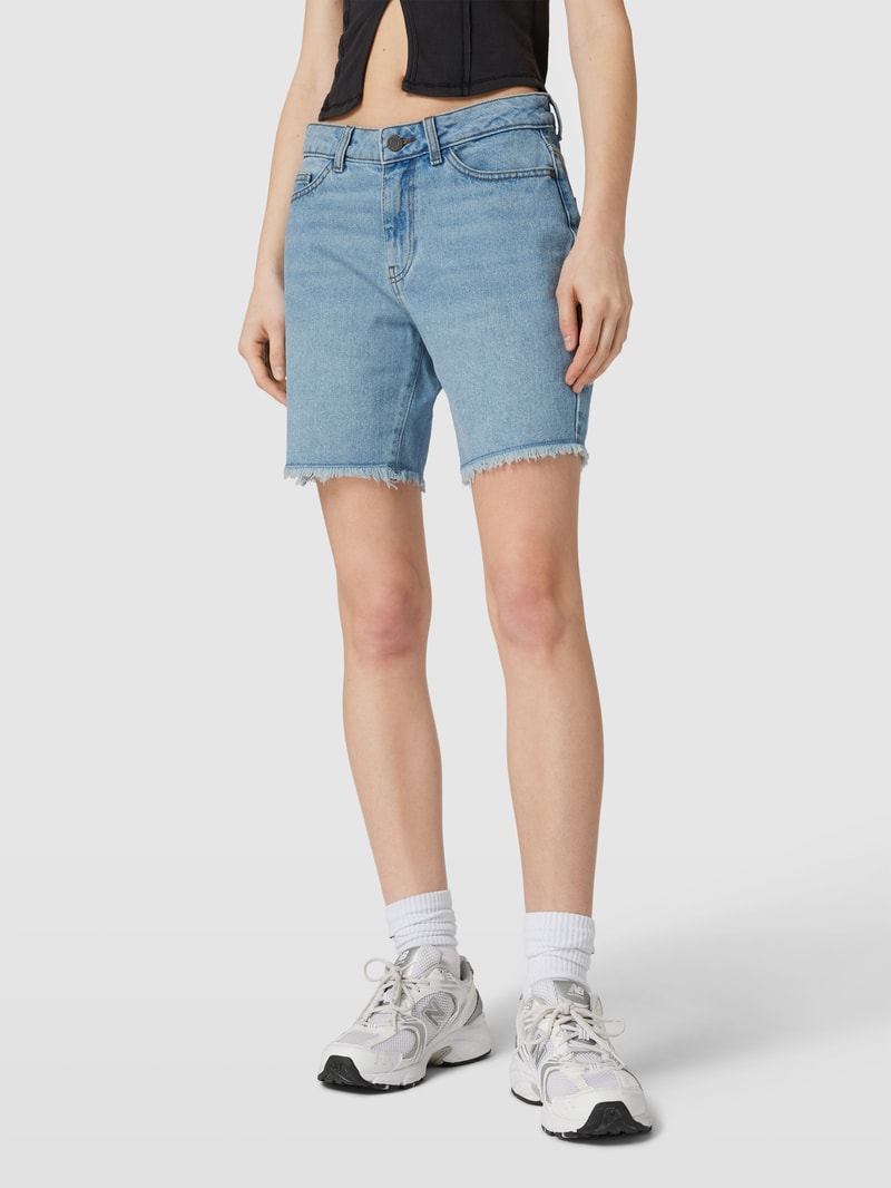 Jeansshorts mit ausgefransten Beinabschlüssen Modell 'SMILEY' in hellblau