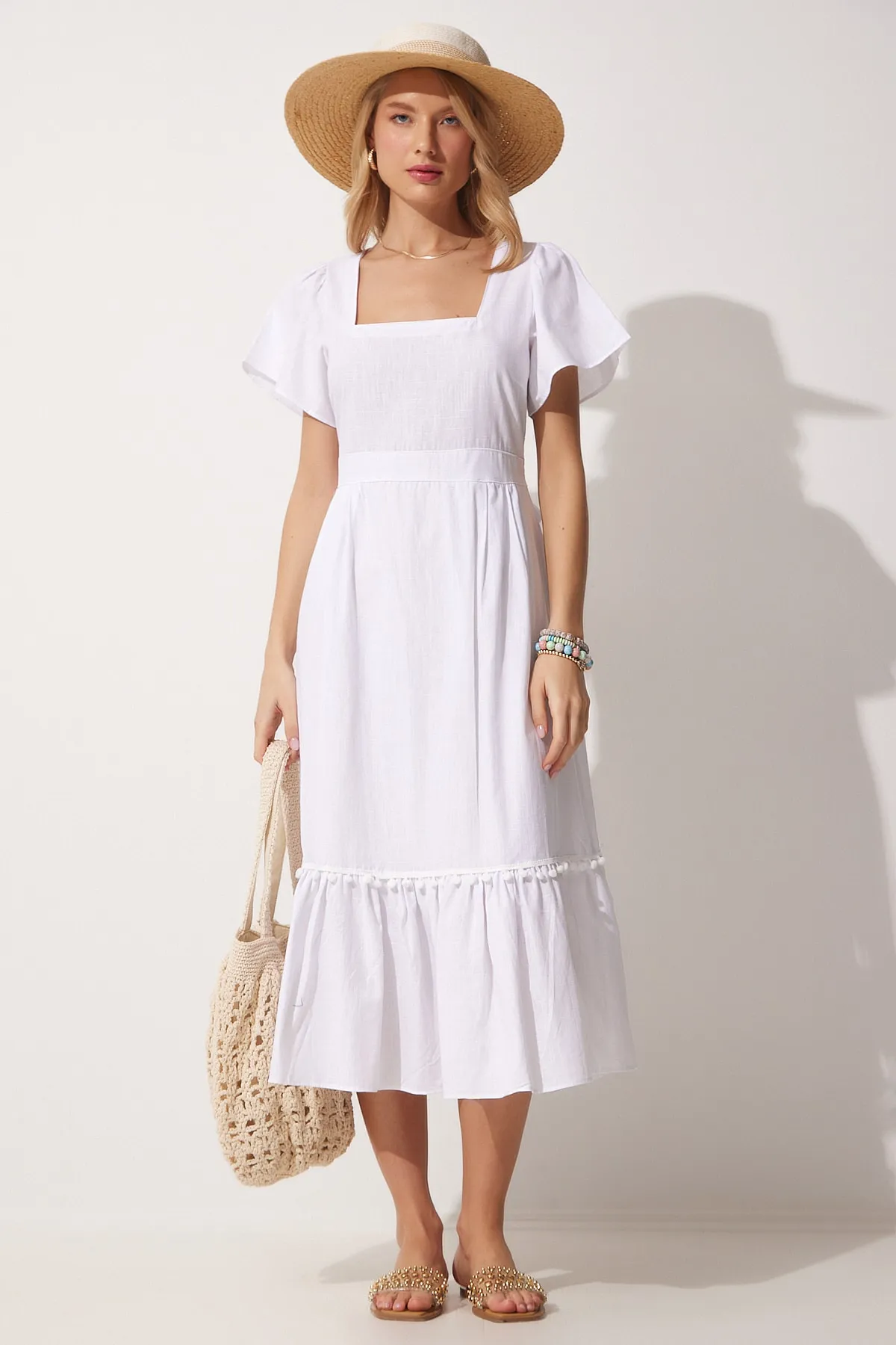 Happiness İstanbul  Weißes Leinenkleid mit quadratischem Kragen für Damen JH00046
