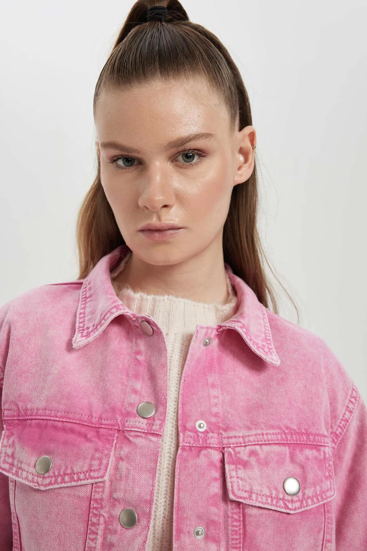 DeFacto  Oversize-Fit-Hemdjacke aus Gabardine in Rosa B4208ax23au