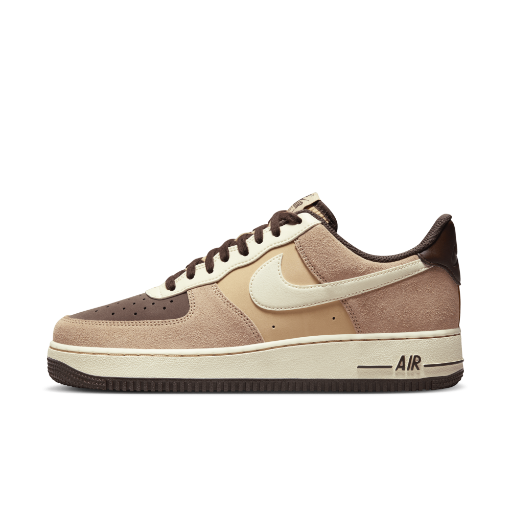 Nike Air Force 1 07 LV8 FB8878-200 / braun