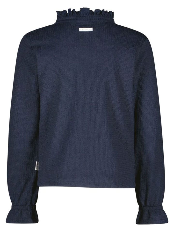 B.Nosy Bluse 