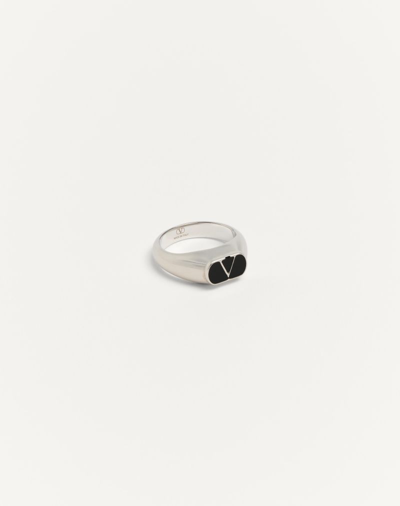 Anel exclusivo Chevalier VLogo em metal e esmalte