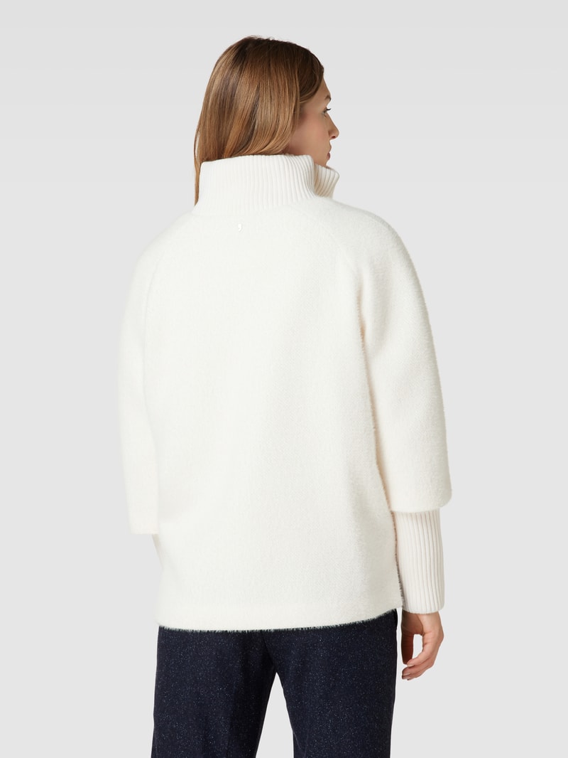 Jacke mit seitlichen Eingrifftaschen in weiß