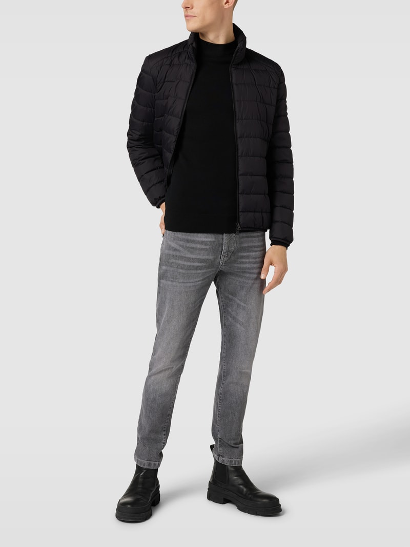 Steppjacke mit Label-Patch in schwarz