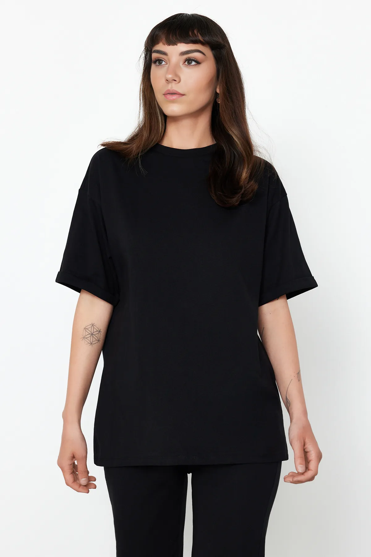 Trendyol Collection  Schwarzes, übergroßes Set aus Oberteil und Unterteil aus spanischem Strick, 100 % Baumwolle, TWOSS24AU00059