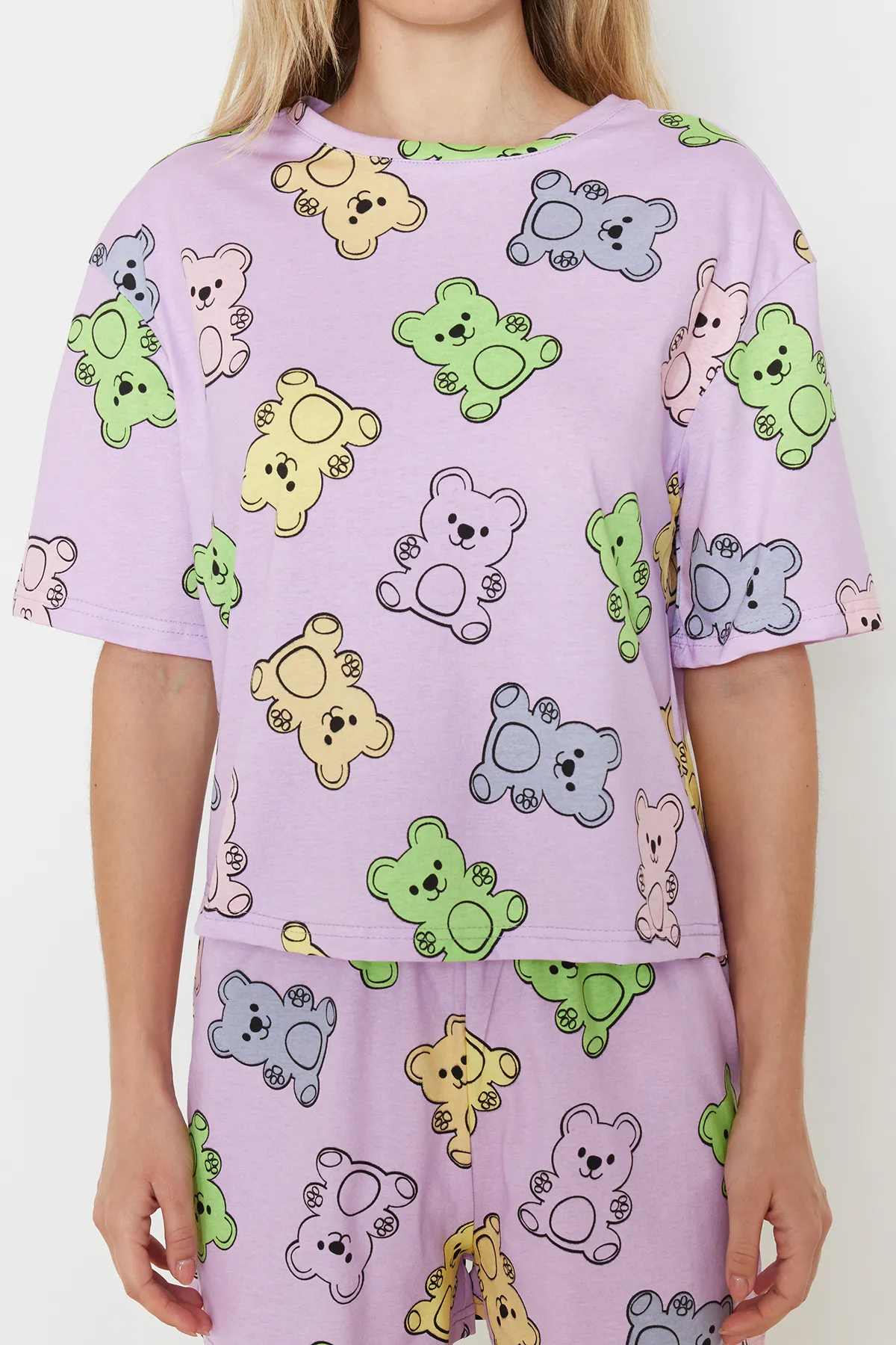 Trendyol Collection  Lilafarbenes, mehrfarbiges Strick-Pyjama-Set aus 100 % Baumwolle mit Teddybär-Muster THMSS24PT00072