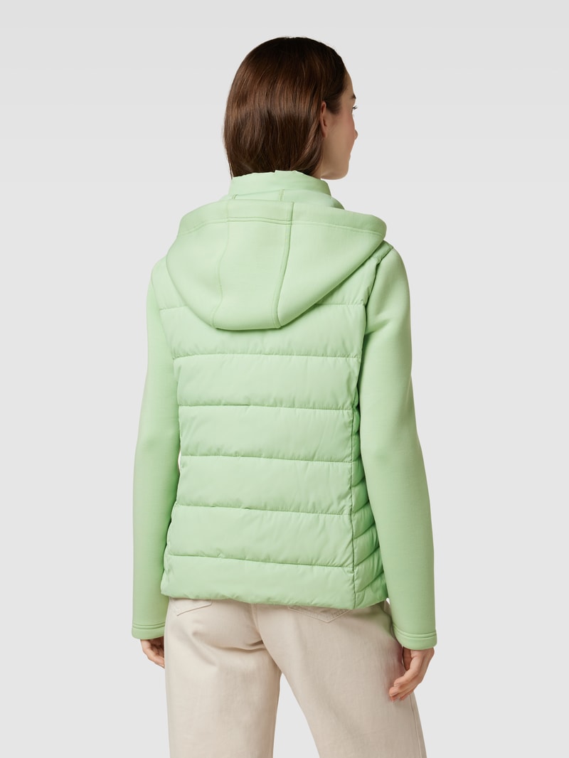 Jacke mit seitlichen Eingrifftaschen in hellgrün