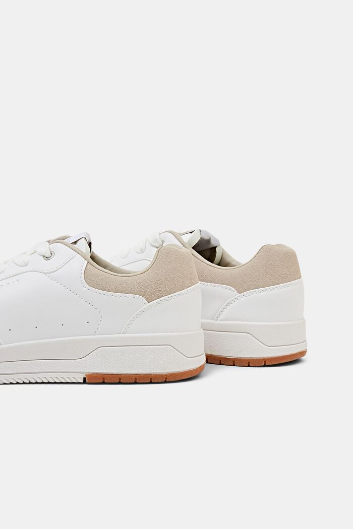 Sneakers in Lederoptik