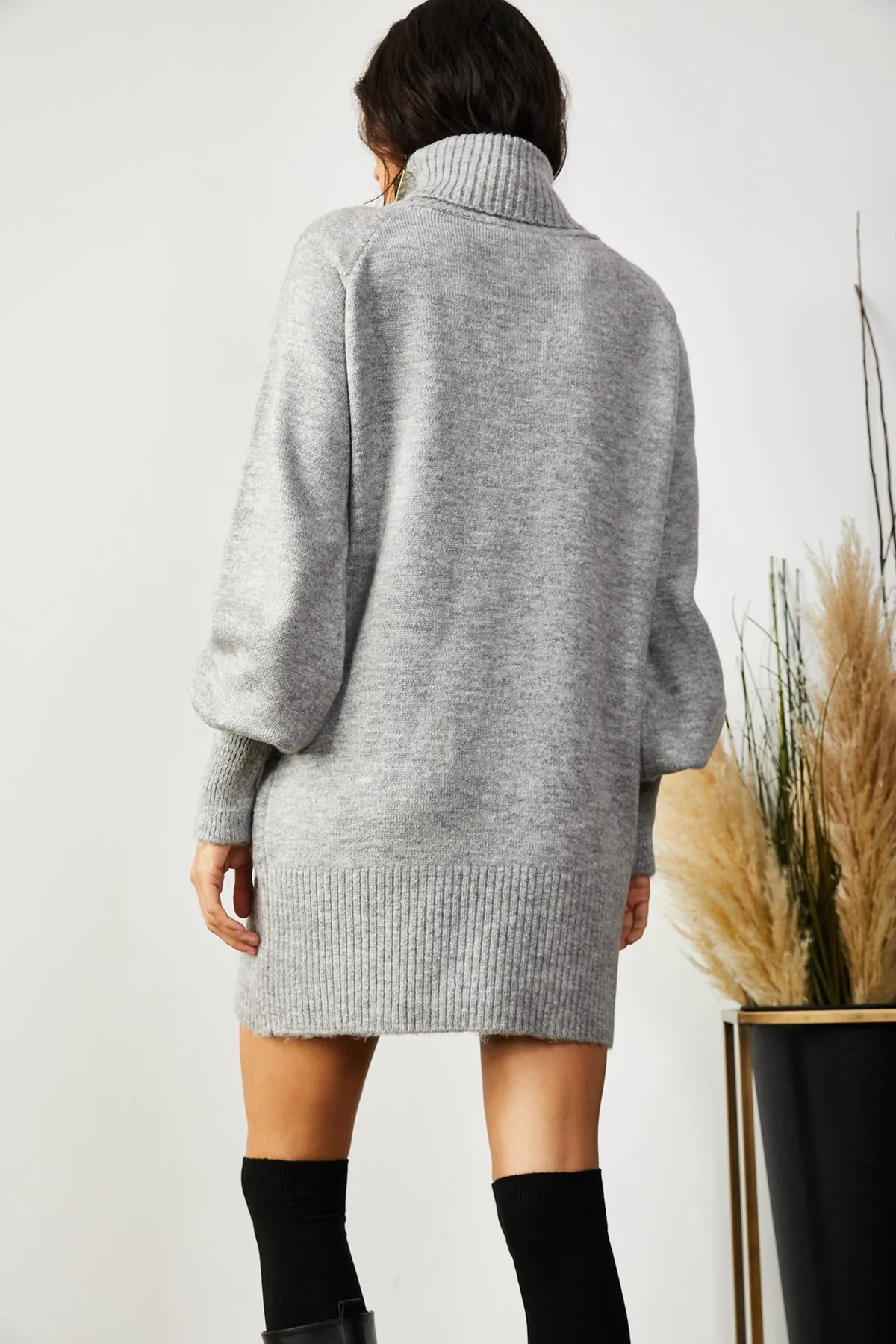 Olalook  Graues lockeres Strickkleid mit Rollkragen und Ballonärmeln für Damen ELB-19000867