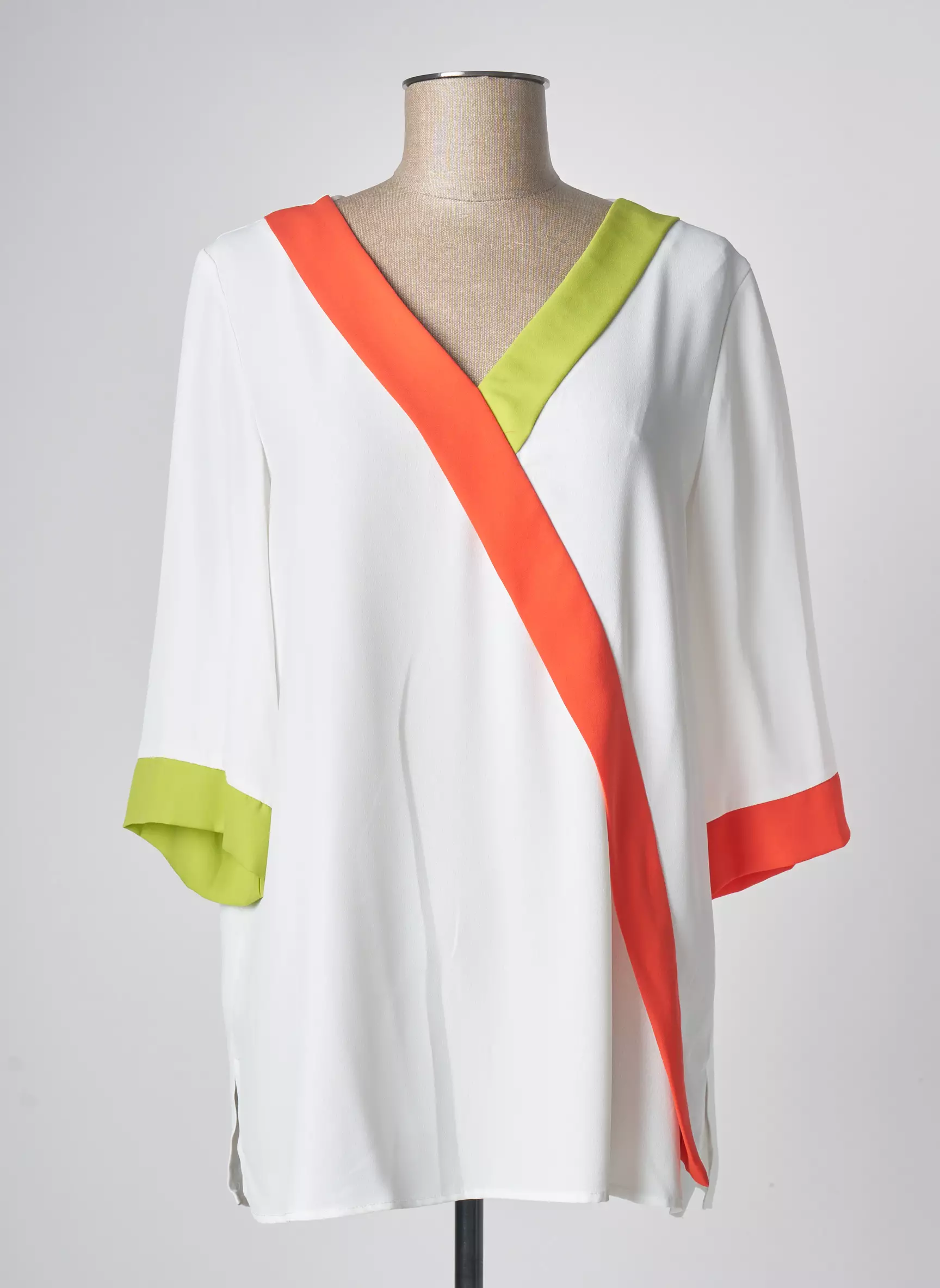 An Ii Vito Blouses Femme couleur blanc