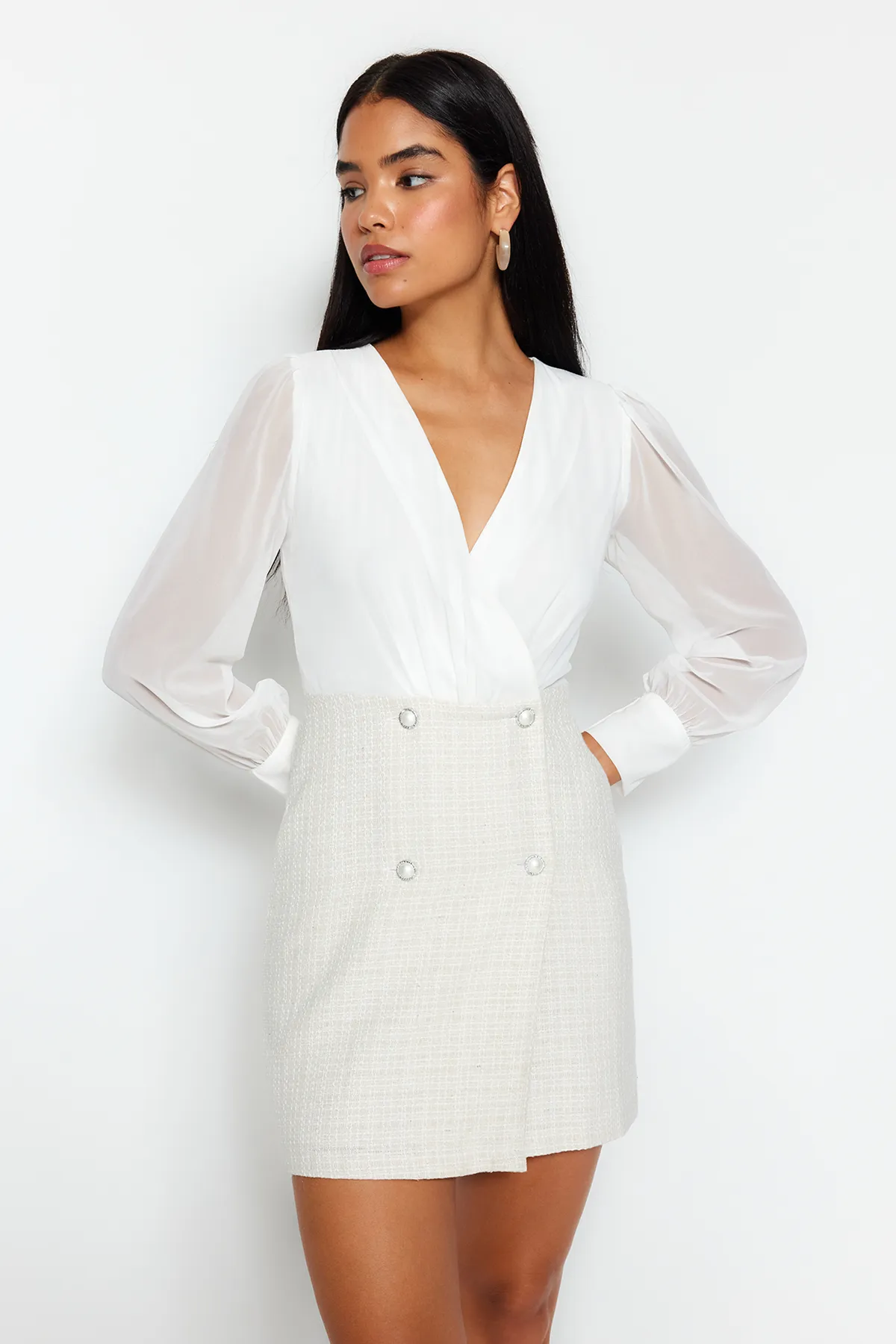 Trendyol Collection  Ecru Zweireihiges, gefüttertes Mini-Jackenkleid mit V-Ausschnitt und Webjacke TWOAW24EL00659