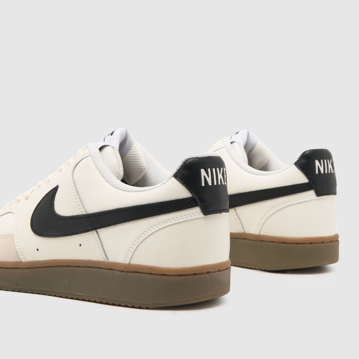 Nike Court Vision låga träningsskor i vitt och svart