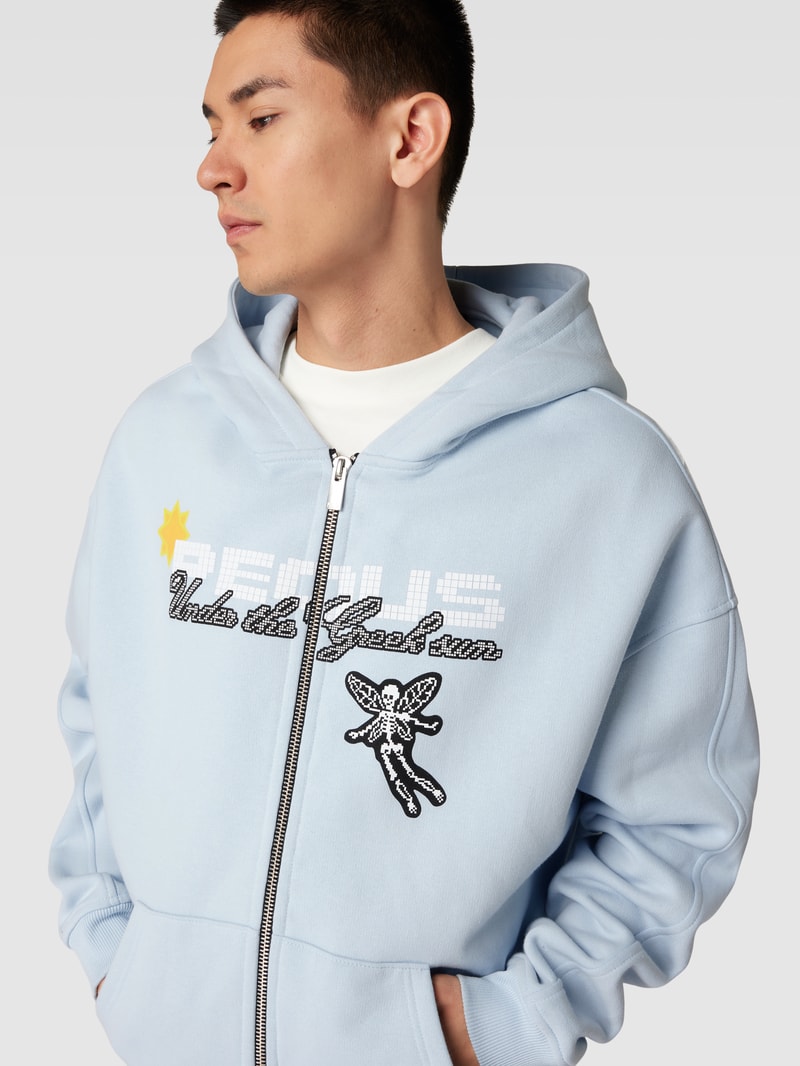 PEQUS X P&C - Oversized Sweatjacke mit Label-Details in ozean blau