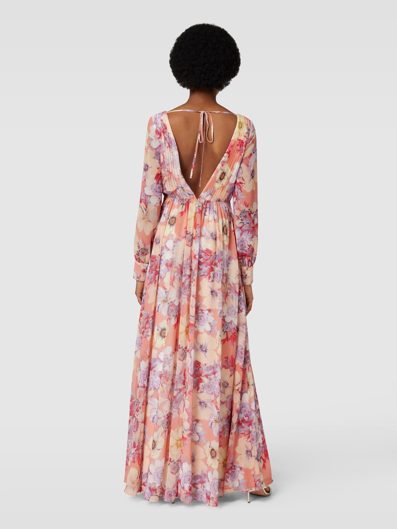 Abendkleid mit floralem Muster in apricot