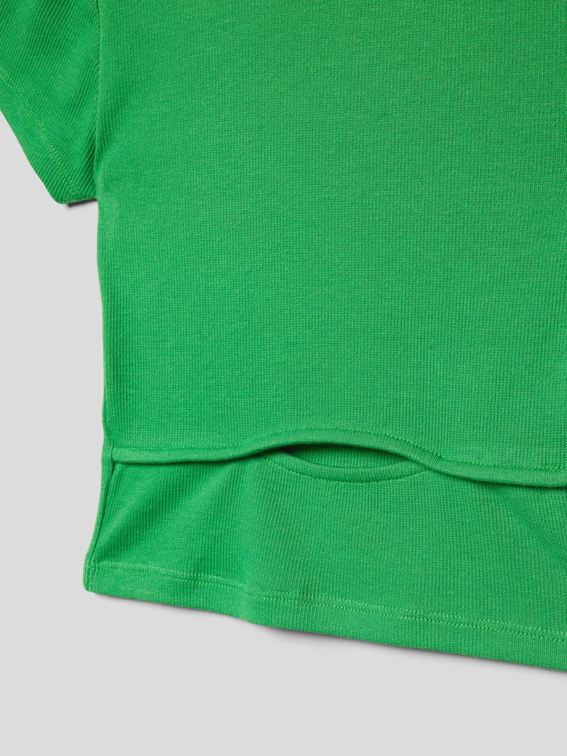 T-Shirt in Ripp-Optik in grün