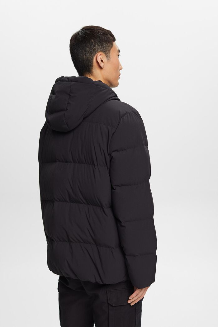 Daunenjacke mit Kapuze