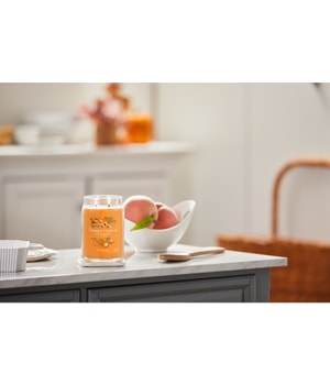 Yankee Candle Farm Fresh Peach Duftkerze-368 g
