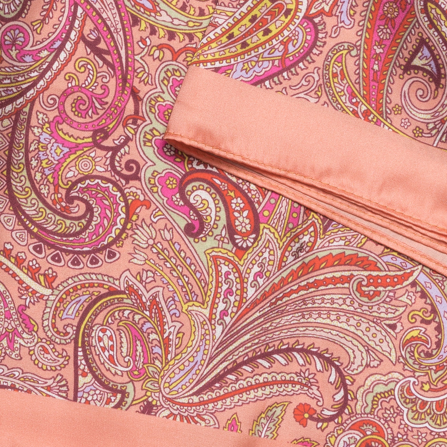 Foulard TEXTO saumon imprimé cachemire