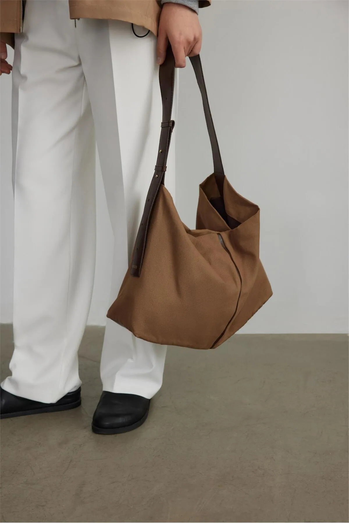 Suud Collection  Braune Canvas-Korbtasche