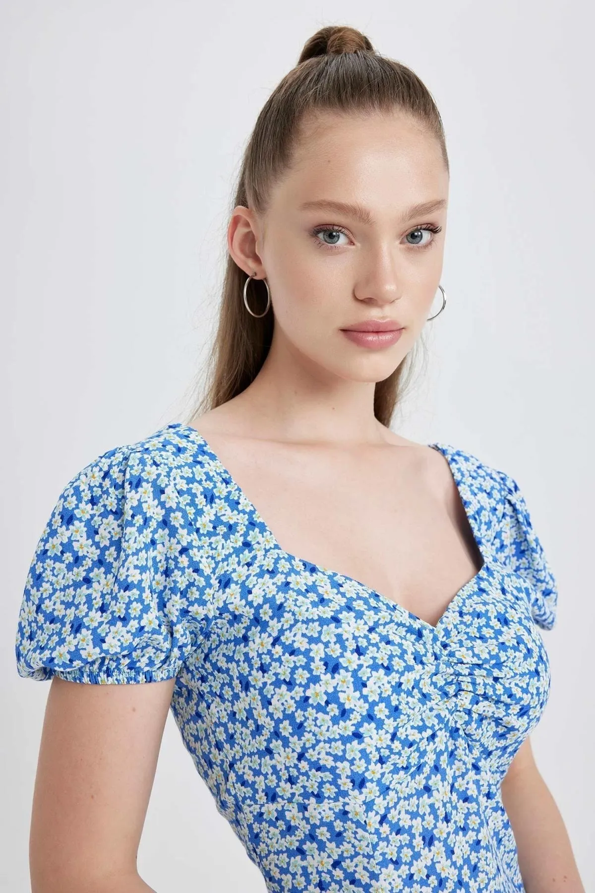 DeFacto  Coool Sweetheart Neck Floral Maroken Kurzarm Minikleid A9484ax23sm