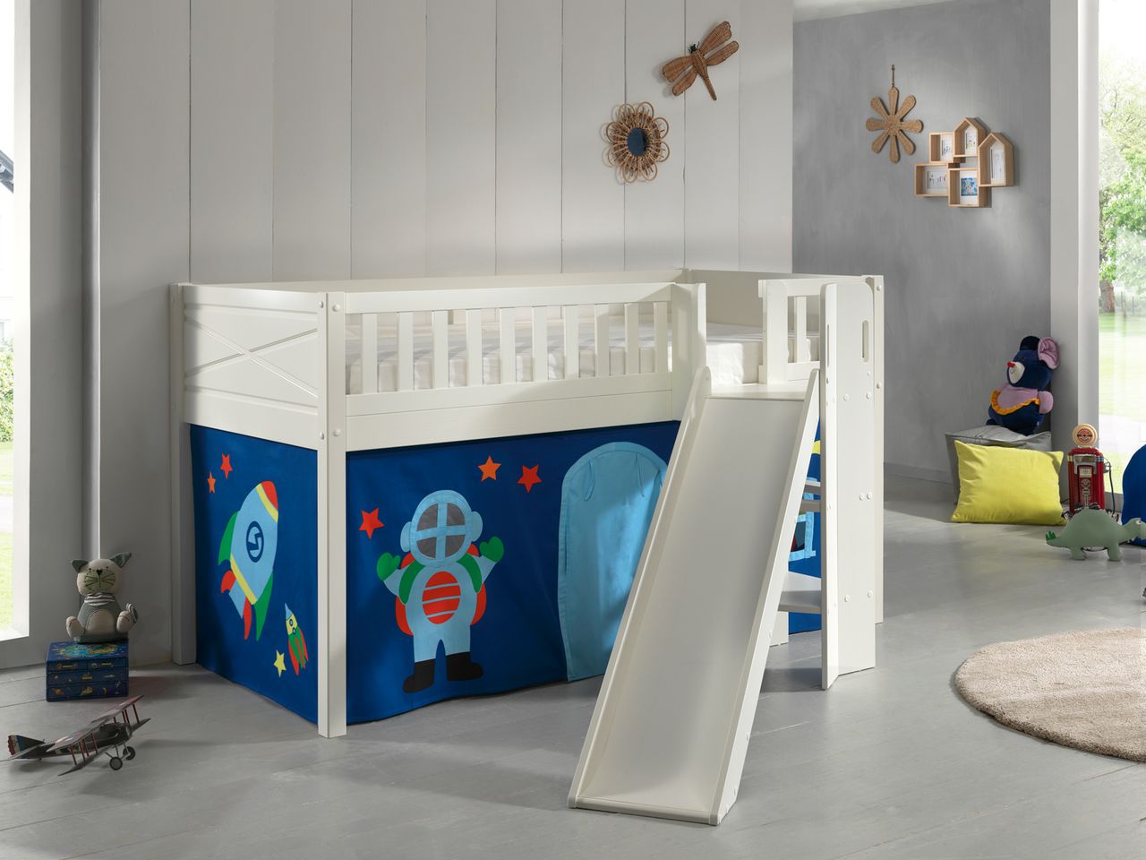 VIPACK Spielbett SCOTT, LF 90 x 200 cm, mit Rolllattenrost, Rutsche, Leiter und Textilset Vorhang 