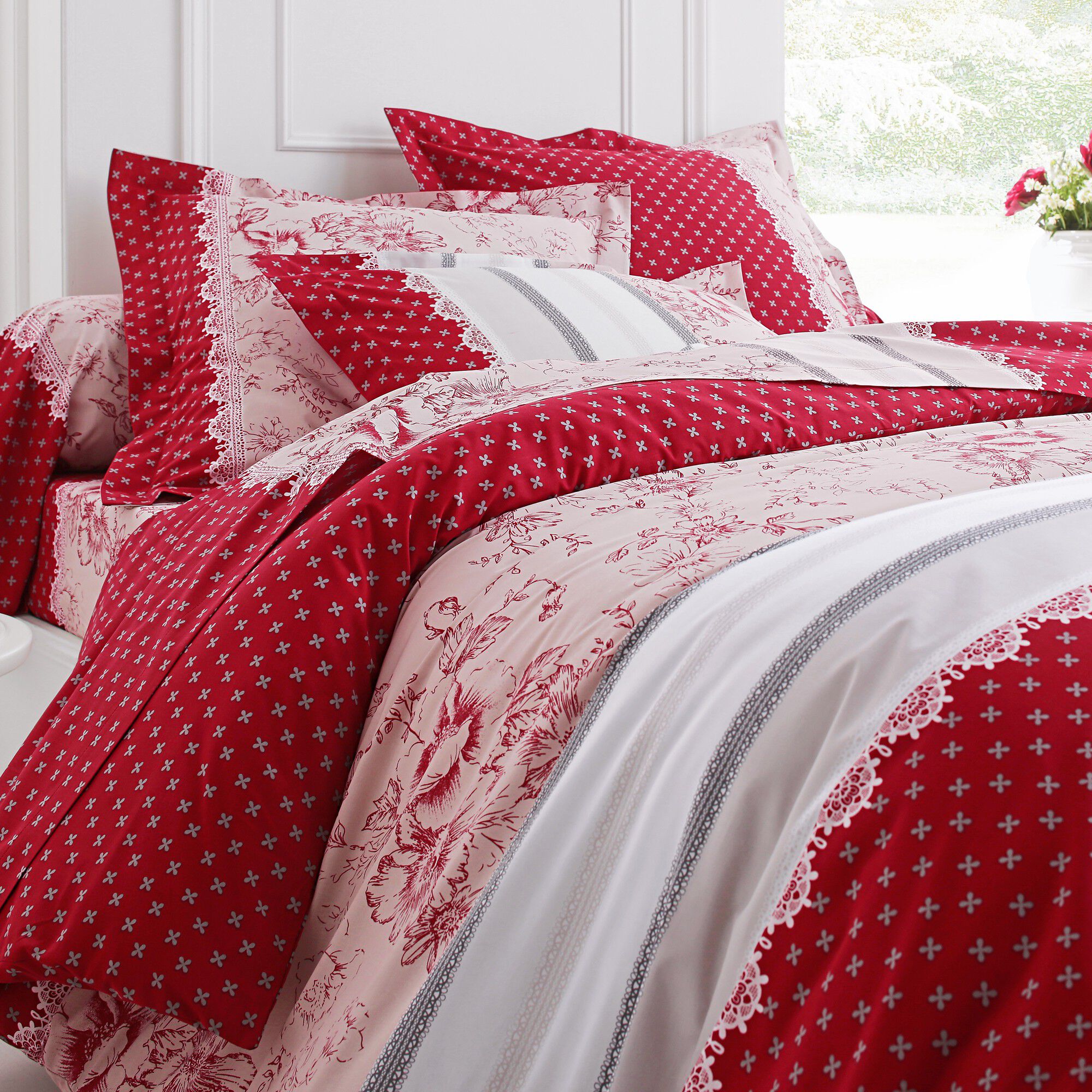 Linge de lit Gabrielle en flanelle imprimé fleurs et dentelle