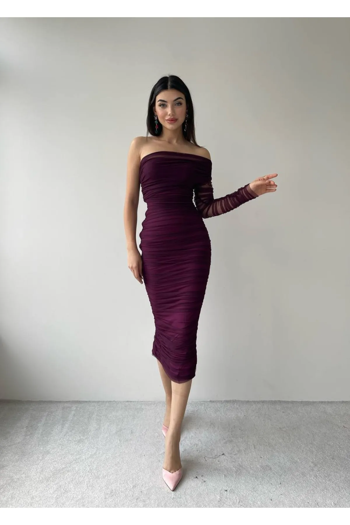 SONREİR  Midi-Tüllkleid mit einem Ärmel