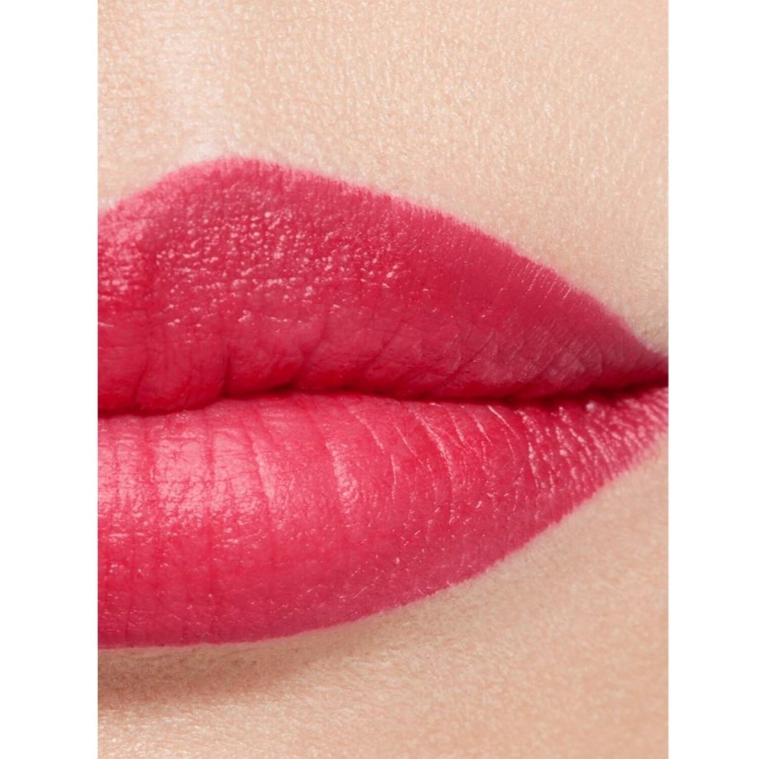 CHANEL LUMINOUS VELVET RED