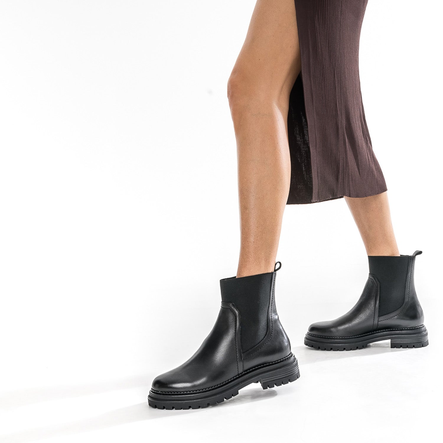 Chelsea boots TEXTO noir en cuir à semelle crantée