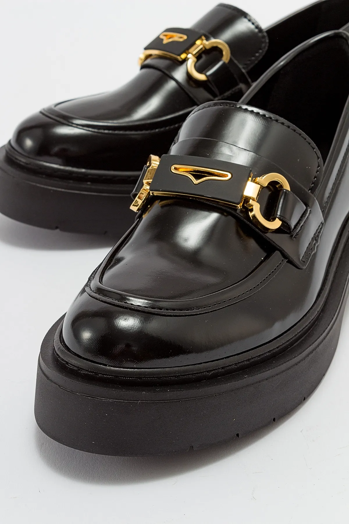 LuviShoes  UNTE Black Opening Damen-Loafer