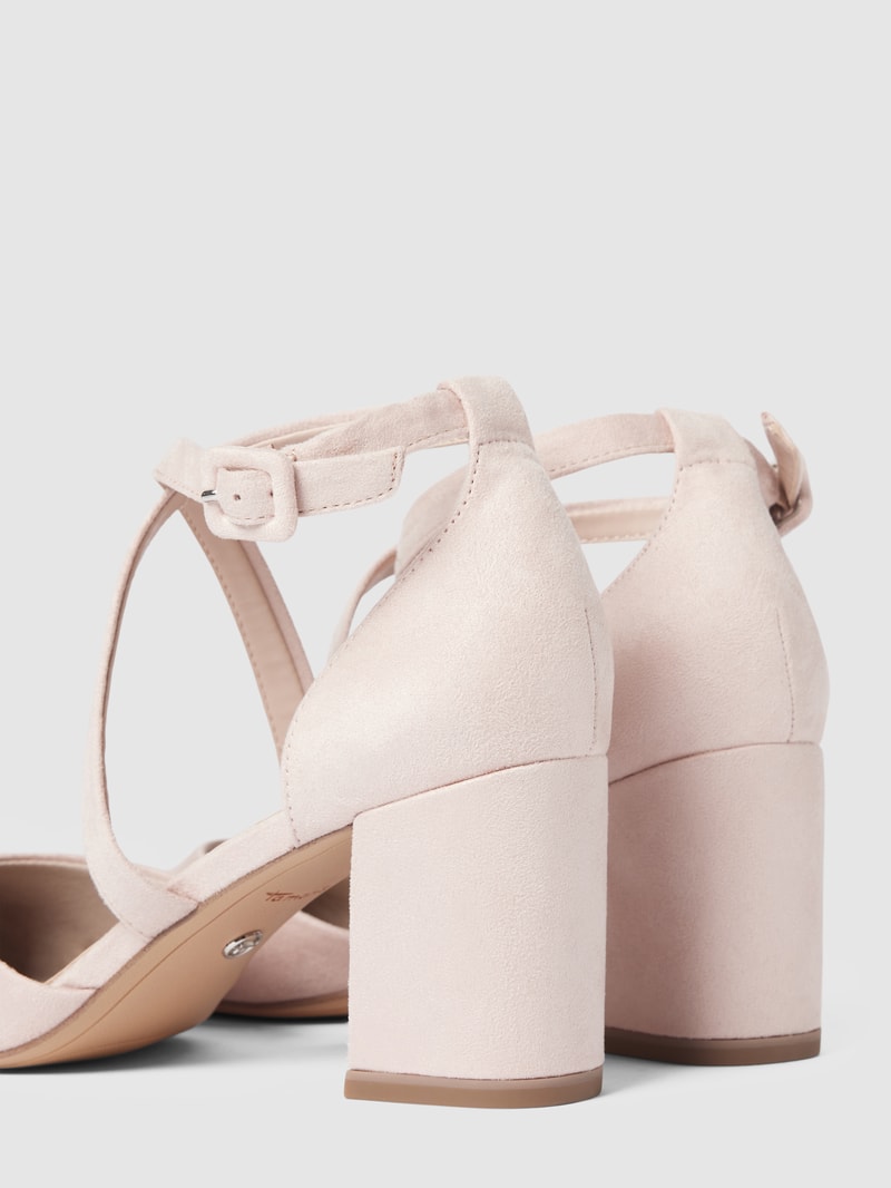 Pumps mit Dornschließe in beige
