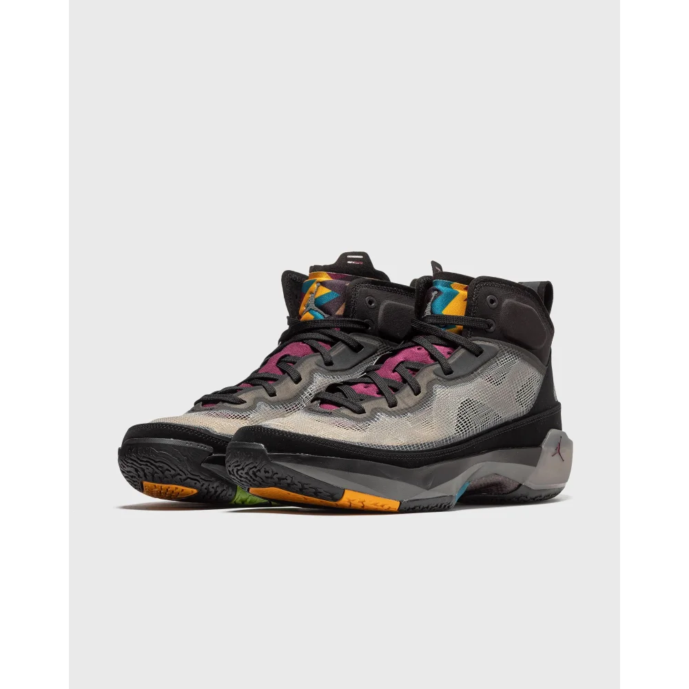 NIKE JORDAN XXXVII DD6958-001 / schwarz