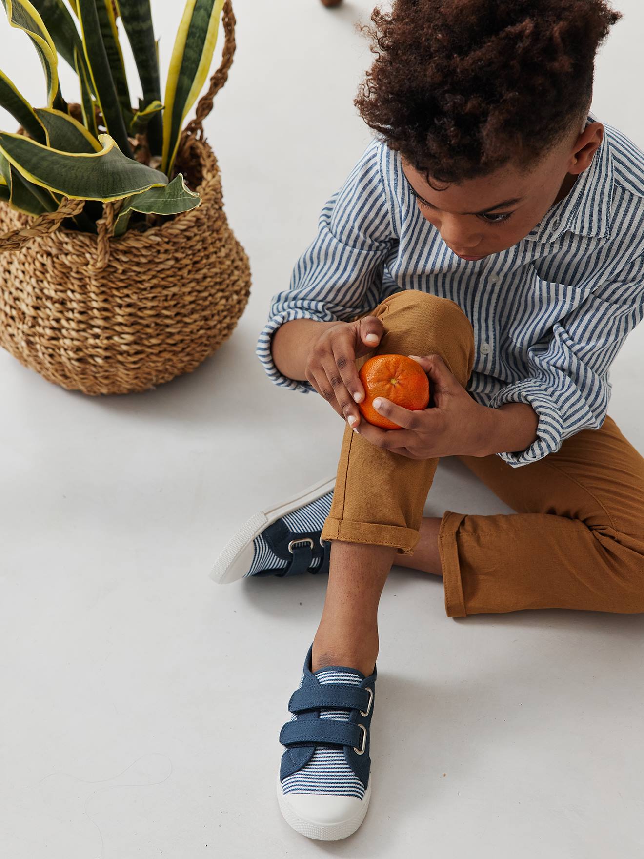 Baskets scratchées en toile enfant moutarde