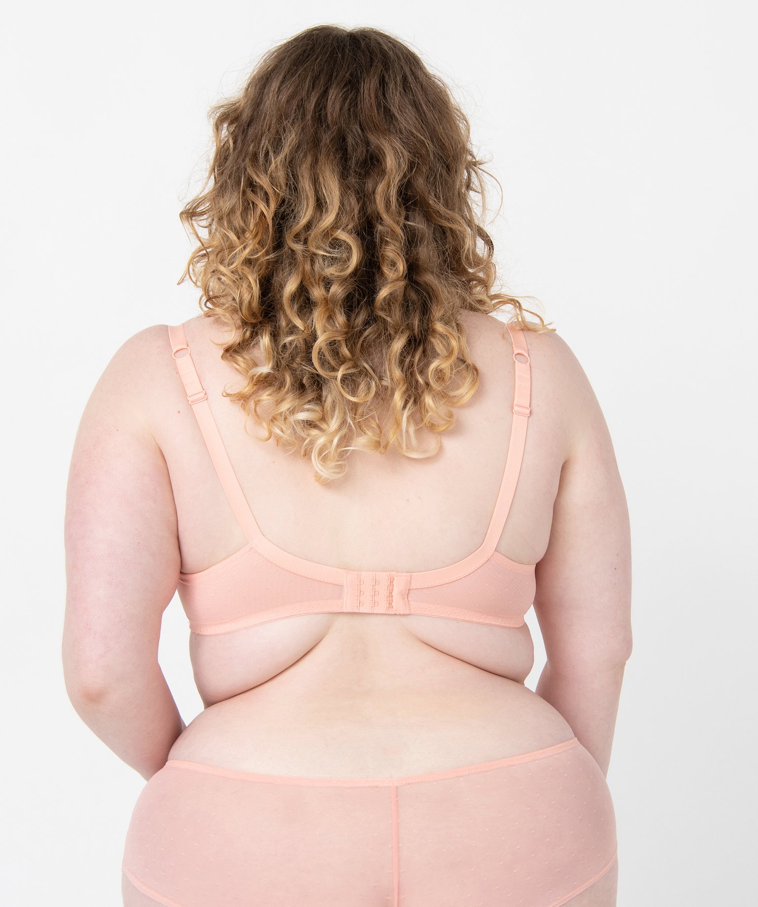 Soutien-gorge grande taille à armatures et coques fines rose | GEMO