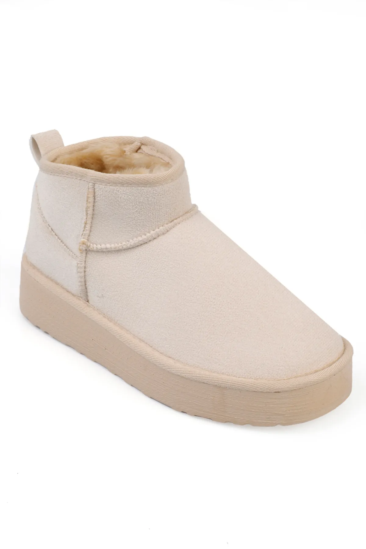 Capone Outfitters  Kurze Damenstiefel mit dicker Sohle und runder Spitze