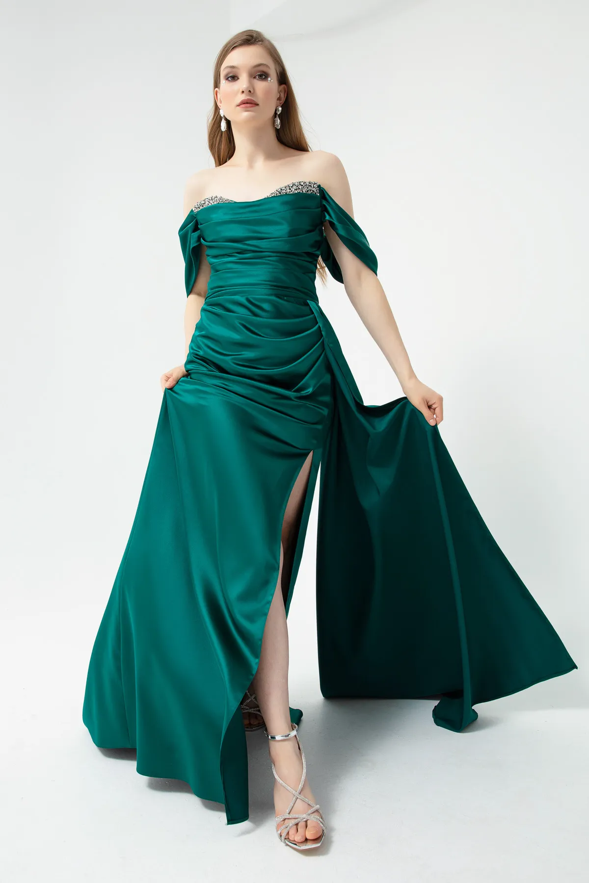 Lafaba  Smaragdgrünes Abendkleid aus Satin mit U-Boot-Ausschnitt und Schlitz für Damen
