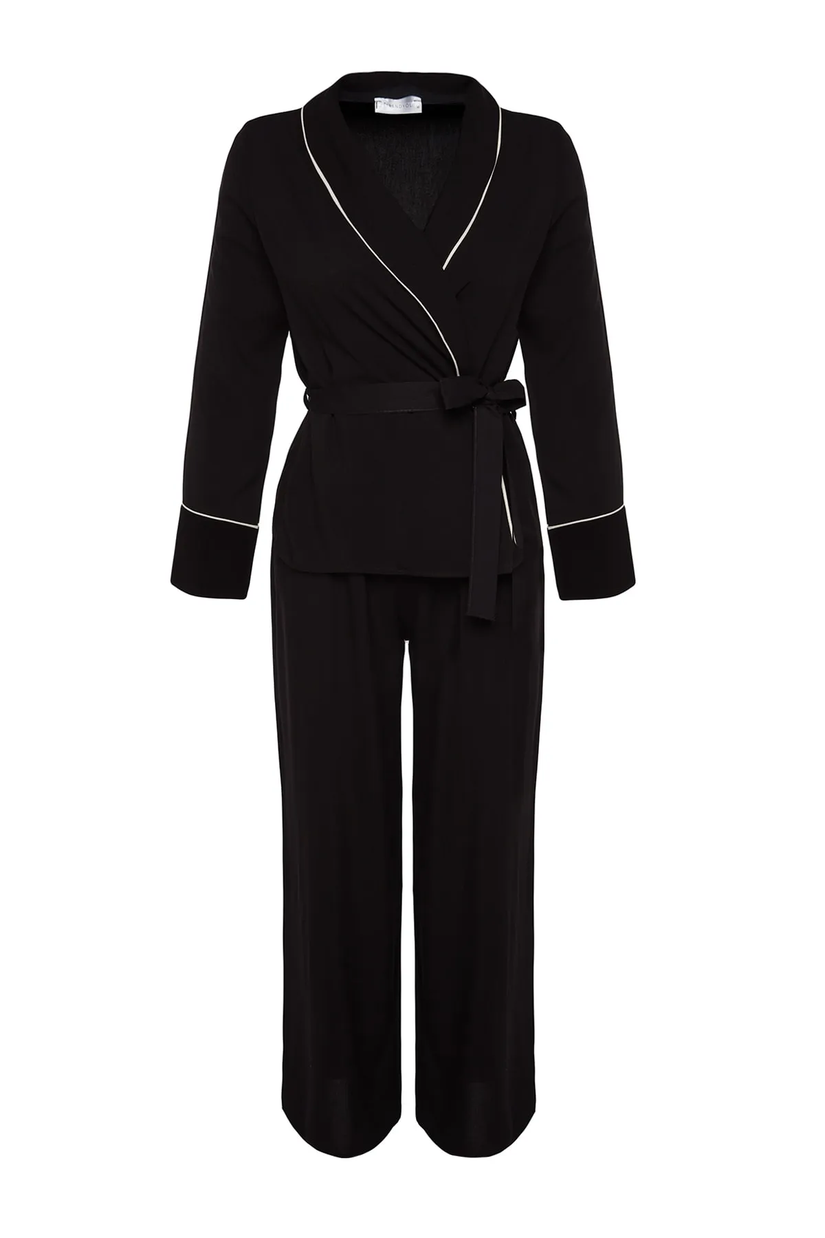 Trendyol Collection  Schwarzes, zweireihiges Pyjama-Set aus Viskose mit Hemd und Hose und Paspelierung THMAW22PT1109