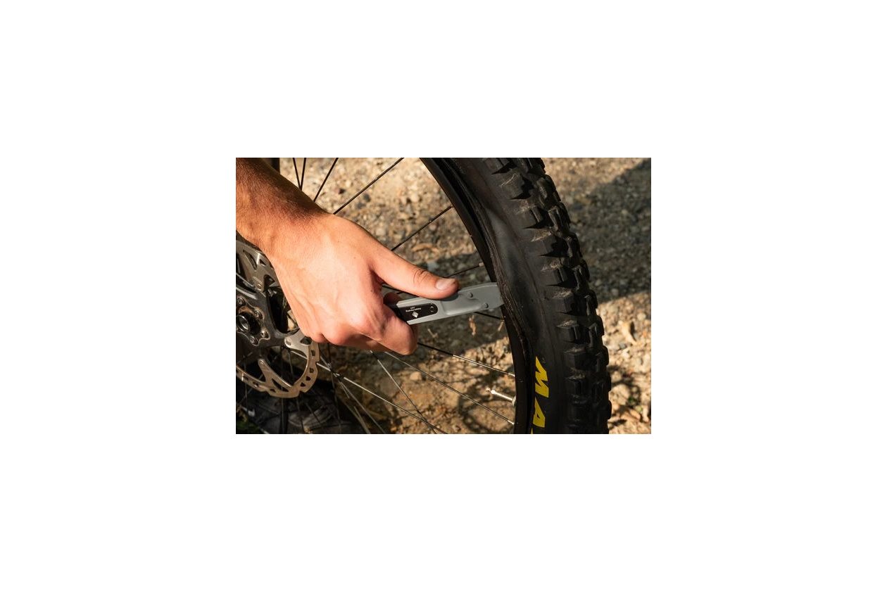 WOLFTOOTH 8-Bit Tire Lever + Disc Brakes Multitool