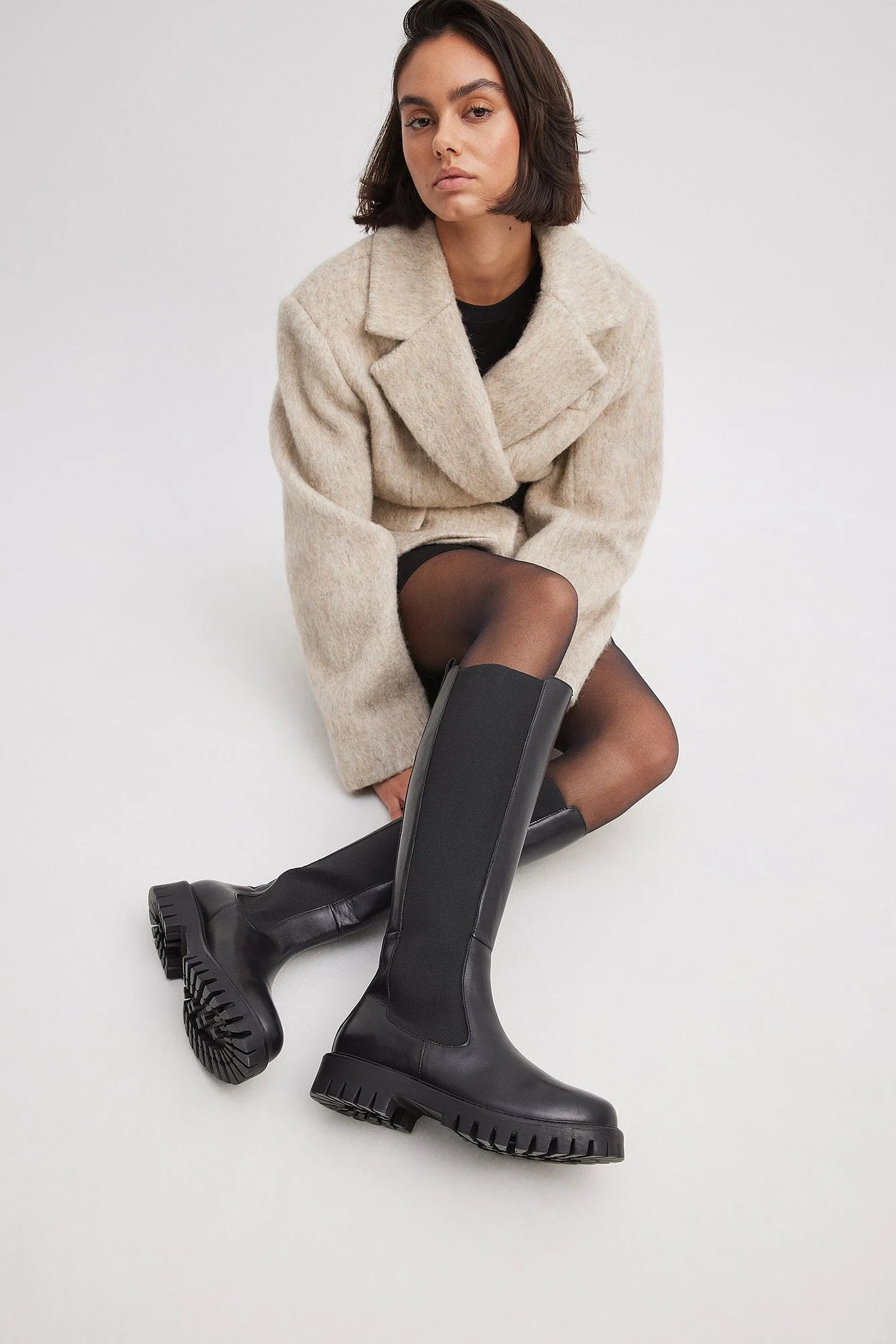 Kniehohe, elastische Lederstiefel